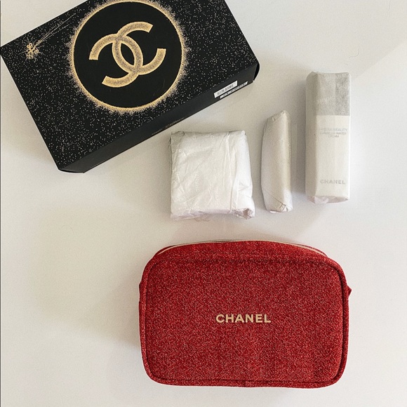 Chanel Gift Set Instant Illumination Beauty Set - Picture 2 of 2